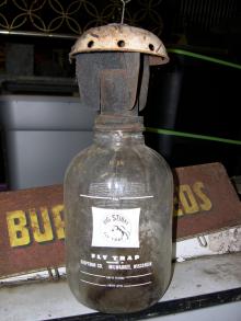 Big Stinky Fly Trap
